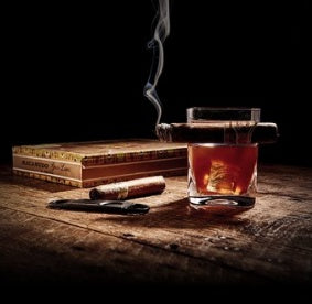 Cigar‑Slot Whisky Glass