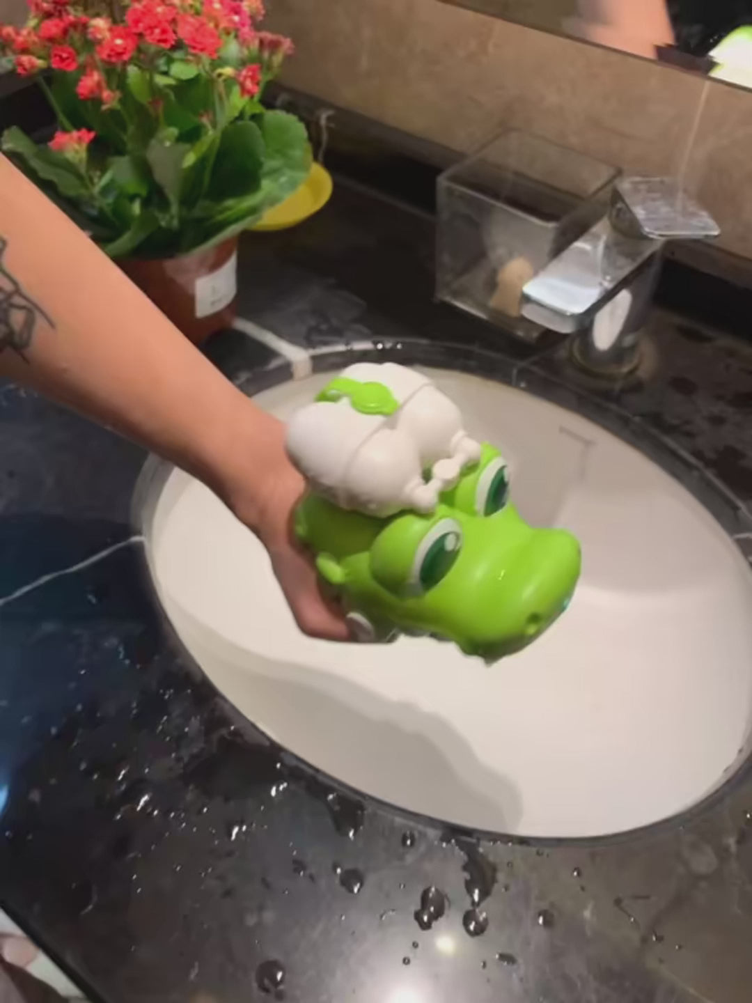 Chomp & Splash Animal Water Blaster